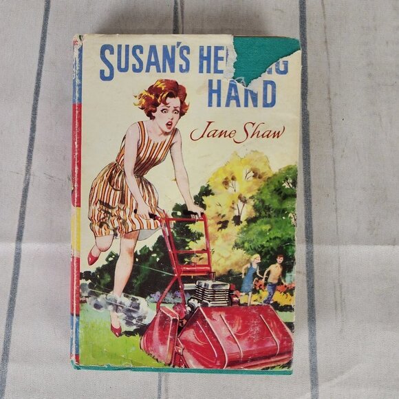 2/$25 Vintage 1955 Susan's Helping Hands By Jane Shaw Hardcover Novel - Picture 1 of 11